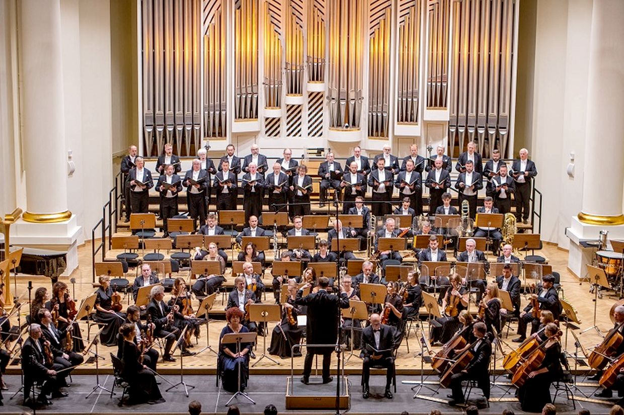 Симфонический оркестр и хоры Краковской филармонии имени Кароля Шимановского